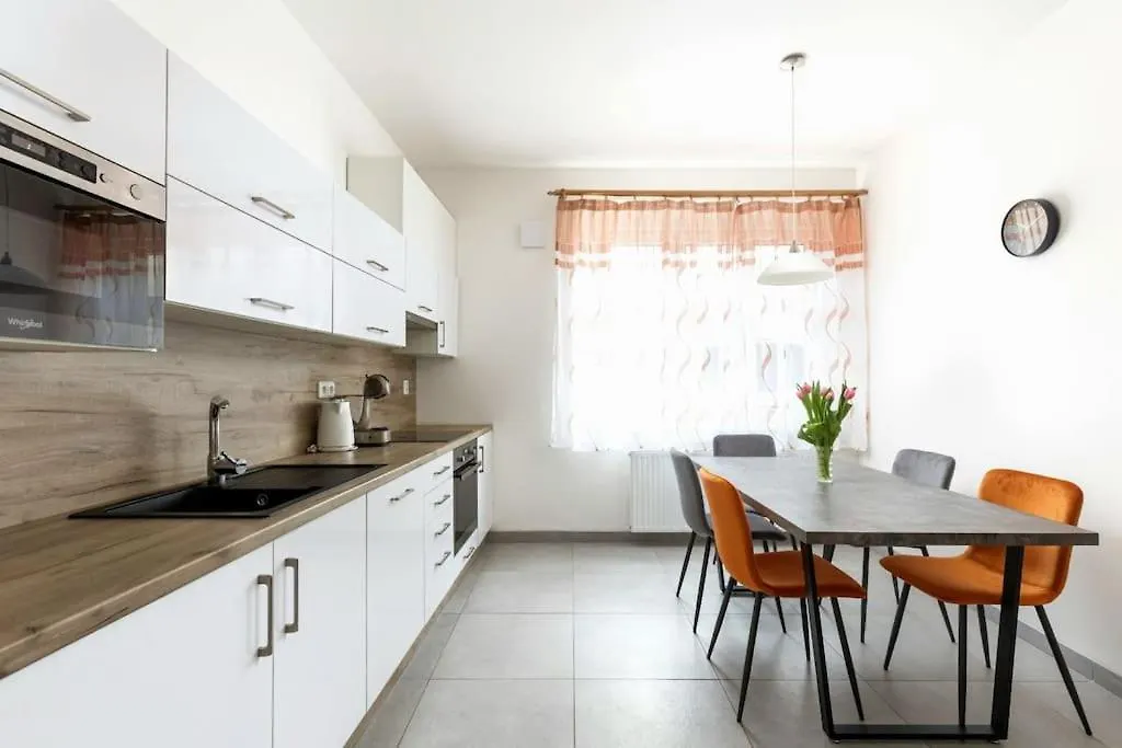 Modern Apartment 6Min From The Prague Castle 0*,